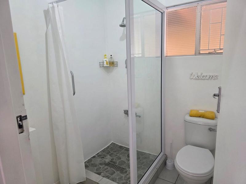 To Let 7 Bedroom Property for Rent in Bonnie Brae Western Cape